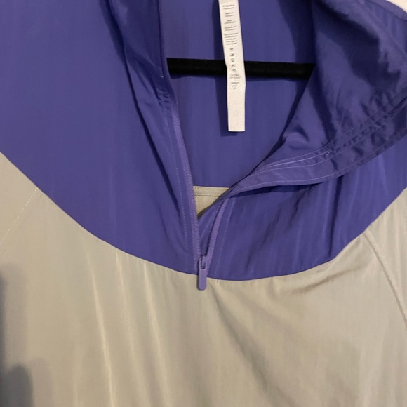 Lululemon Windbreaker - Picture 4 of 9